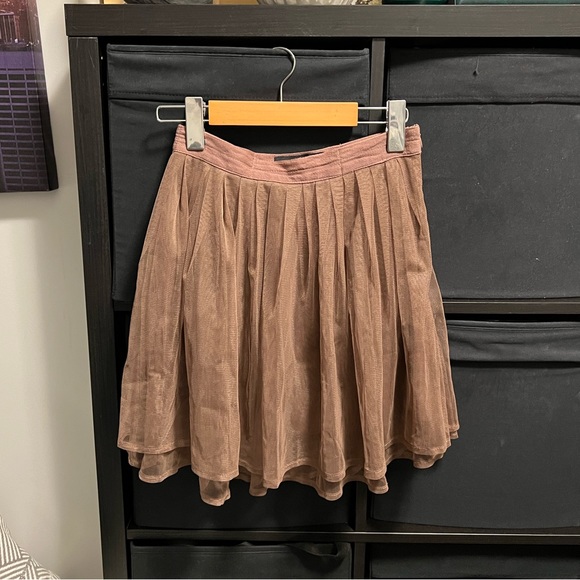 Aritzia Rustly Orange Coloured Skirt - Picture 2 of 3